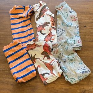 Boys 2T Gap pajama bundle